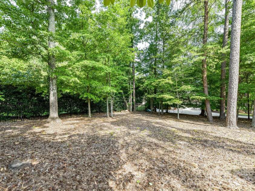 3520 Providence Plantation Lane, Charlotte, NC 28270.  MLS# CAR4414861, YatesRealty ID 45476. 