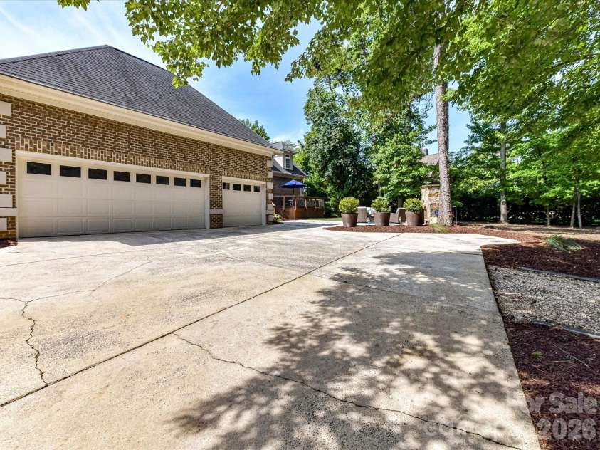 3520 Providence Plantation Lane, Charlotte, NC 28270.  MLS# CAR4414861, YatesRealty ID 45476. 