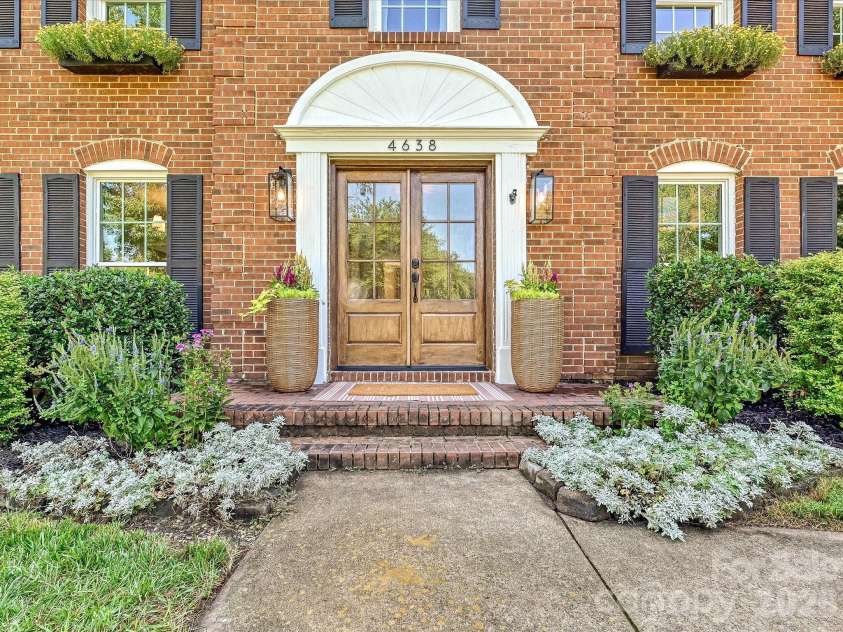4638 DEANSCROFT Drive, Charlotte, NC 28226.  MLS# CAR4415562, YatesRealty ID 45478. 