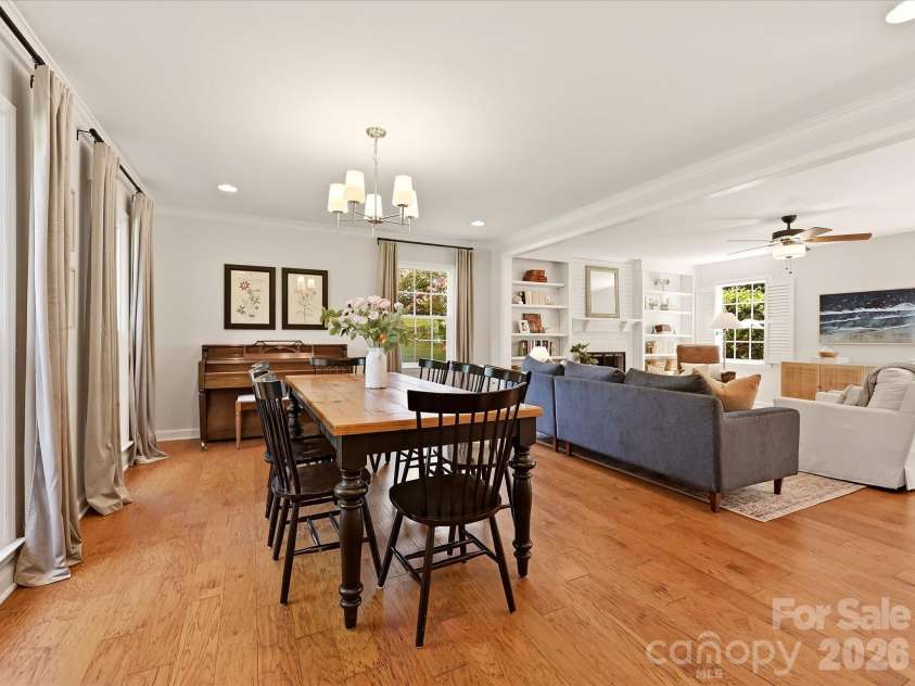 4638 DEANSCROFT Drive, Charlotte, NC 28226.  MLS# CAR4415562, YatesRealty ID 45478. 