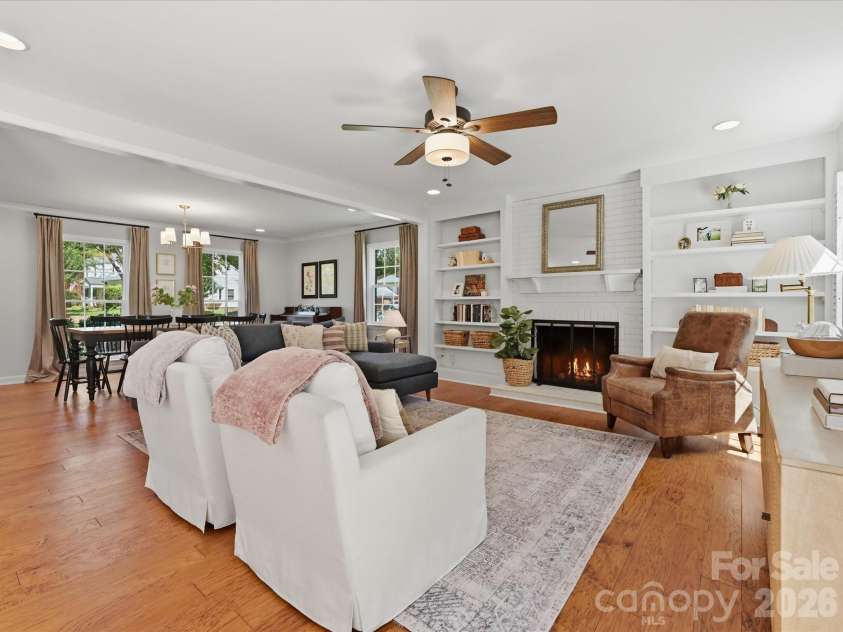 4638 DEANSCROFT Drive, Charlotte, NC 28226.  MLS# CAR4415562, YatesRealty ID 45478. 
