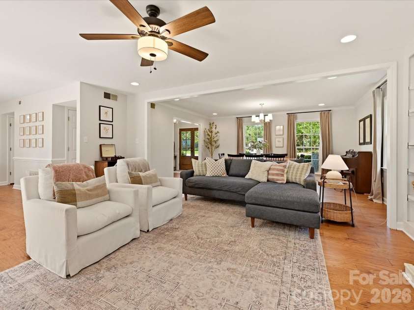 4638 DEANSCROFT Drive, Charlotte, NC 28226.  MLS# CAR4415562, YatesRealty ID 45478. 