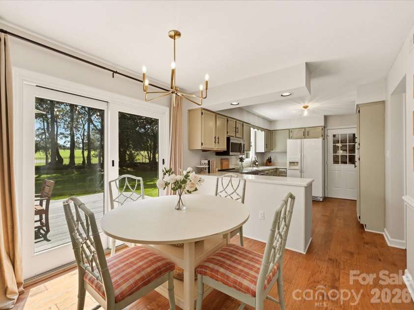 4638 DEANSCROFT Drive, Charlotte, NC 28226.  MLS# CAR4415562, YatesRealty ID 45478. 