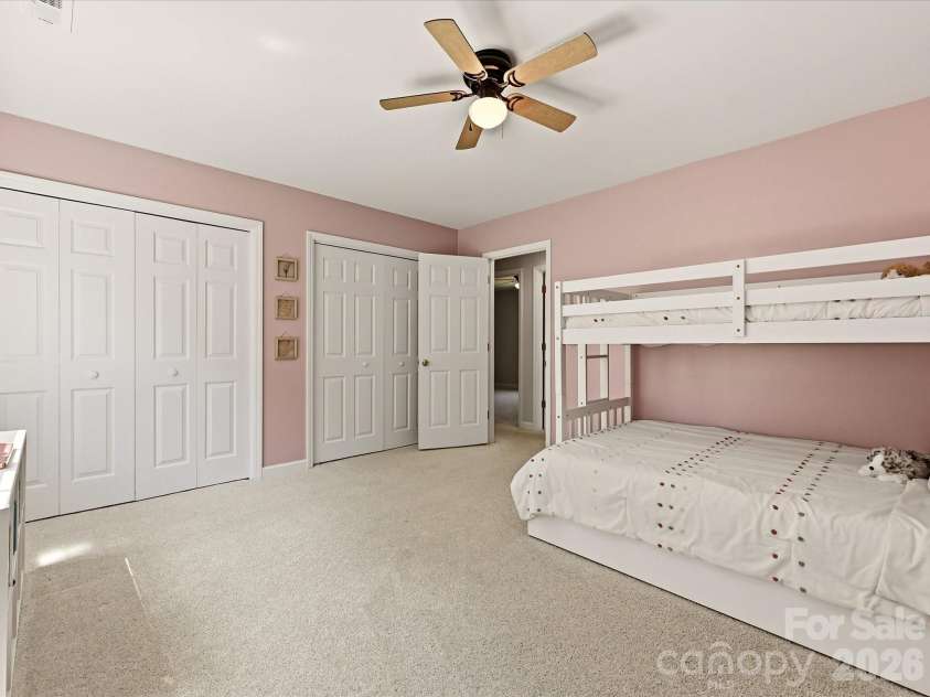 4638 DEANSCROFT Drive, Charlotte, NC 28226.  MLS# CAR4415562, YatesRealty ID 45478. 