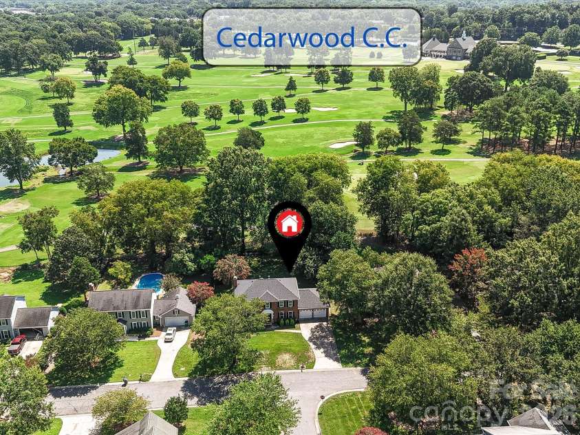4638 DEANSCROFT Drive, Charlotte, NC 28226.  MLS# CAR4415562, YatesRealty ID 45478. 