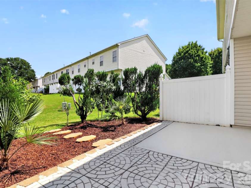12028 Stratfield Place Circle, Pineville, NC 28134.  MLS# CAR4415703, YatesRealty ID 45479. 
