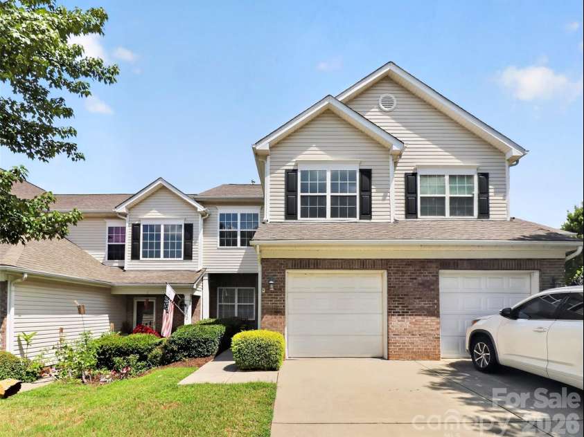 12028 Stratfield Place Circle, Pineville, NC 28134.  MLS# CAR4415703, YatesRealty ID 45479. 