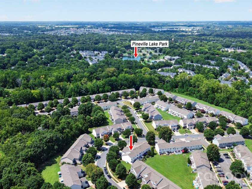 12028 Stratfield Place Circle, Pineville, NC 28134.  MLS# CAR4415703, YatesRealty ID 45479. 