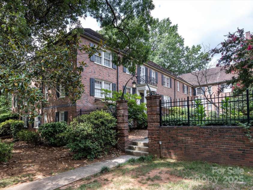 110 Colville Road, Charlotte, NC 28207.  MLS# CAR4239822, YatesRealty ID 4548. 