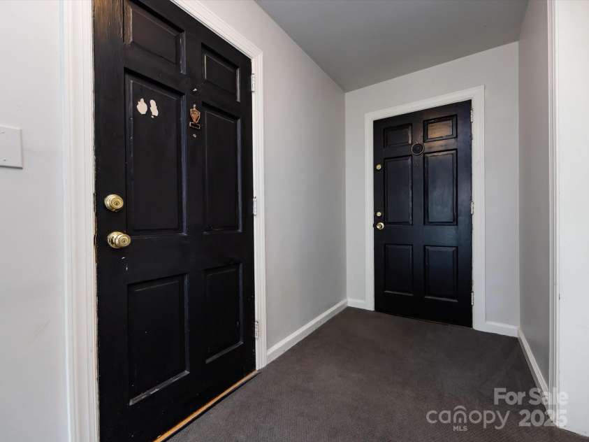 110 Colville Road, Charlotte, NC 28207.  MLS# CAR4239822, YatesRealty ID 4548. 
