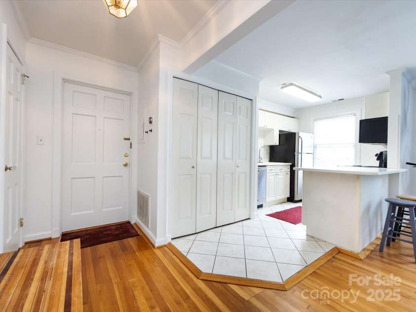 110 Colville Road, Charlotte, NC 28207.  MLS# CAR4239822, YatesRealty ID 4548. 