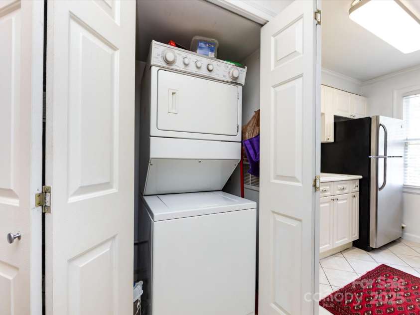 110 Colville Road, Charlotte, NC 28207.  MLS# CAR4239822, YatesRealty ID 4548. 