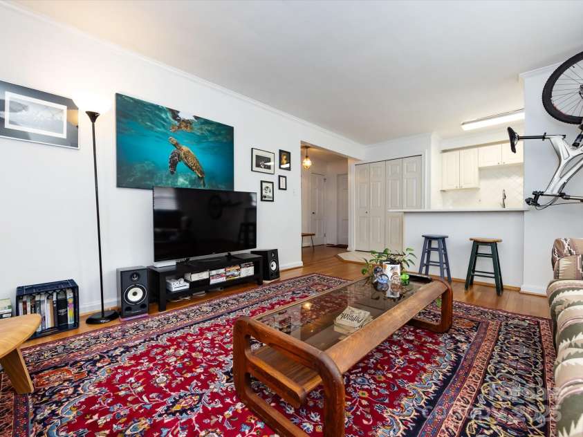 110 Colville Road, Charlotte, NC 28207.  MLS# CAR4239822, YatesRealty ID 4548. 
