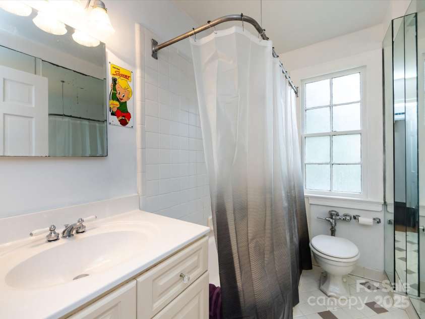 110 Colville Road, Charlotte, NC 28207.  MLS# CAR4239822, YatesRealty ID 4548. 