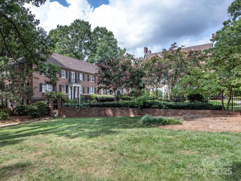 110 Colville Road, Charlotte, NC 28207.  MLS# CAR4239822, YatesRealty ID 4548. 
