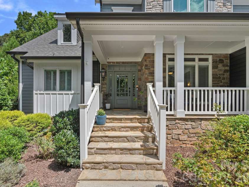 18525 Rollingdale Lane, Davidson, NC 28036.  MLS# CAR4415842, YatesRealty ID 45481. 
