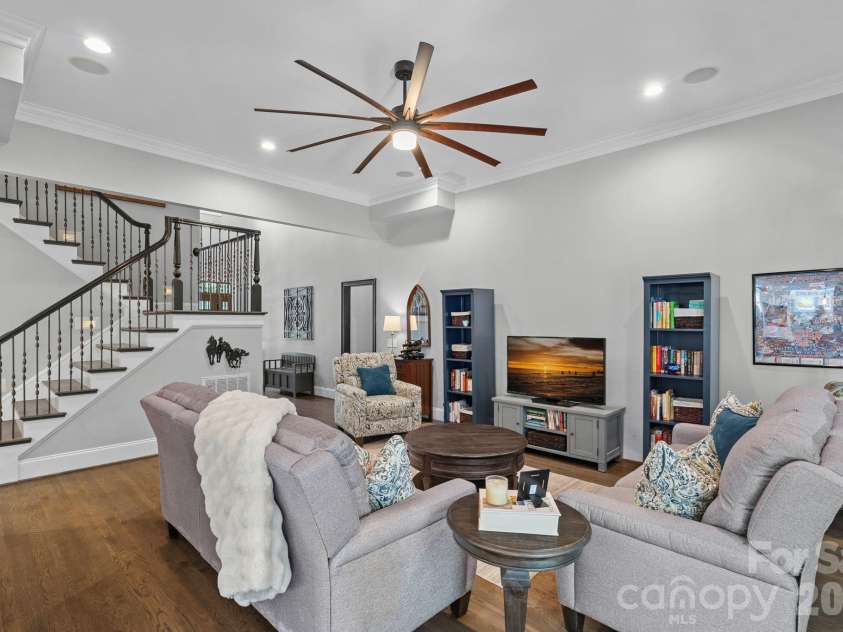 18525 Rollingdale Lane, Davidson, NC 28036.  MLS# CAR4415842, YatesRealty ID 45481. 