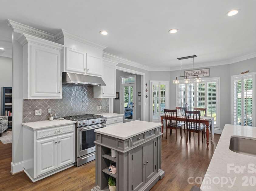 18525 Rollingdale Lane, Davidson, NC 28036.  MLS# CAR4415842, YatesRealty ID 45481. 