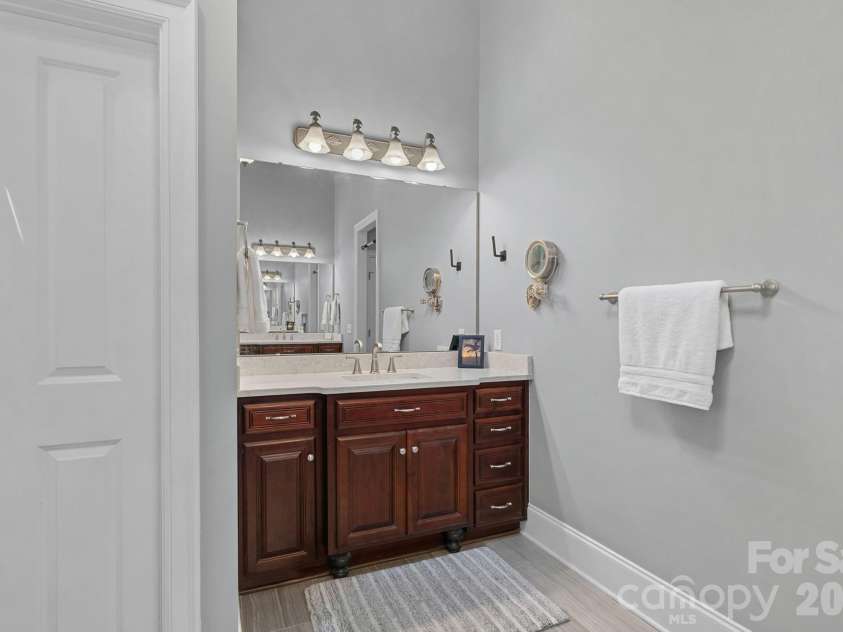 18525 Rollingdale Lane, Davidson, NC 28036.  MLS# CAR4415842, YatesRealty ID 45481. 