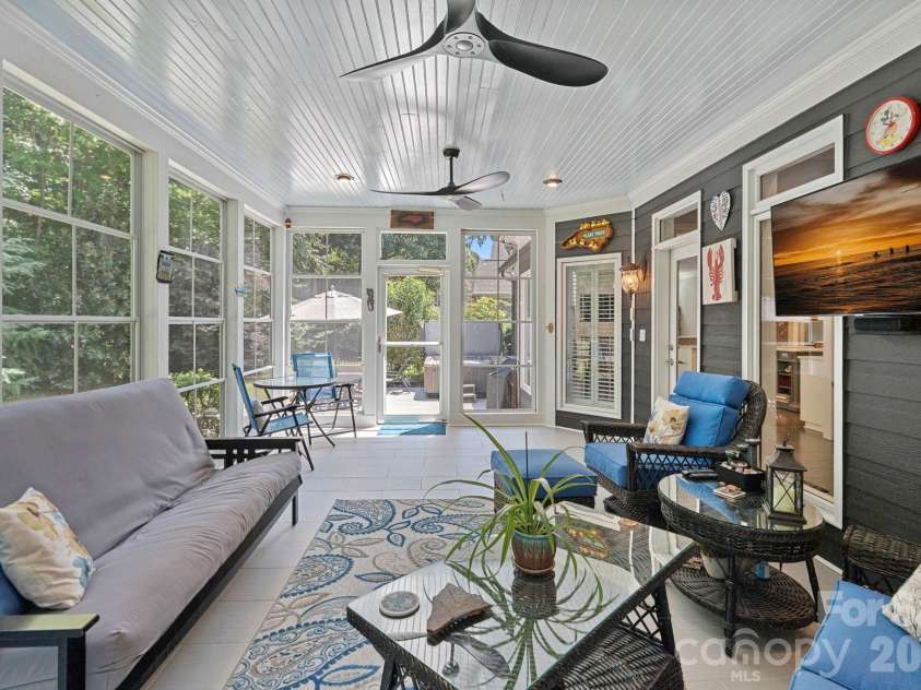 18525 Rollingdale Lane, Davidson, NC 28036.  MLS# CAR4415842, YatesRealty ID 45481. 