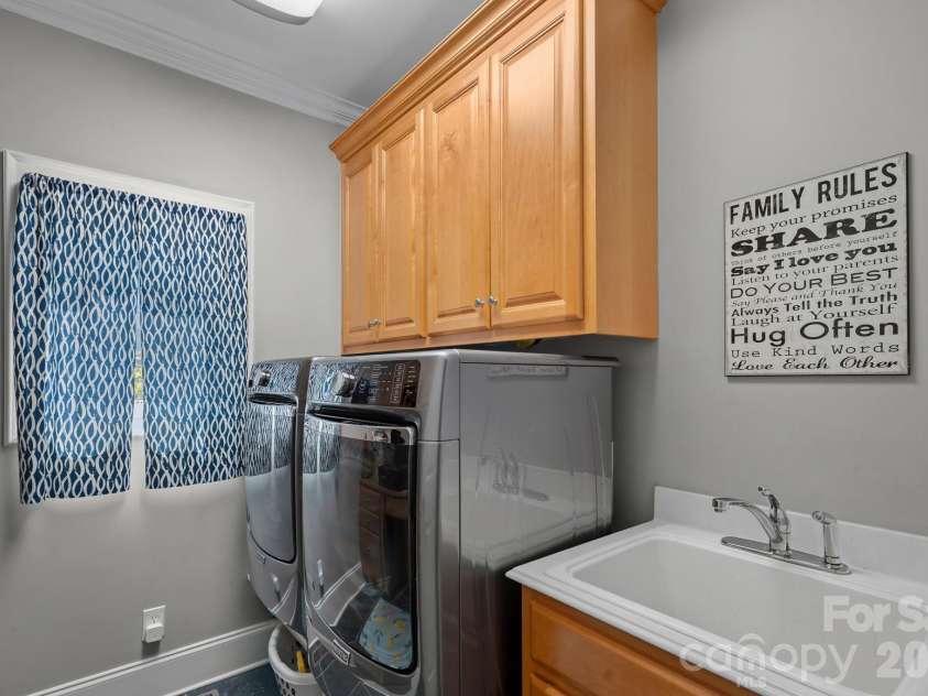 18525 Rollingdale Lane, Davidson, NC 28036.  MLS# CAR4415842, YatesRealty ID 45481. 