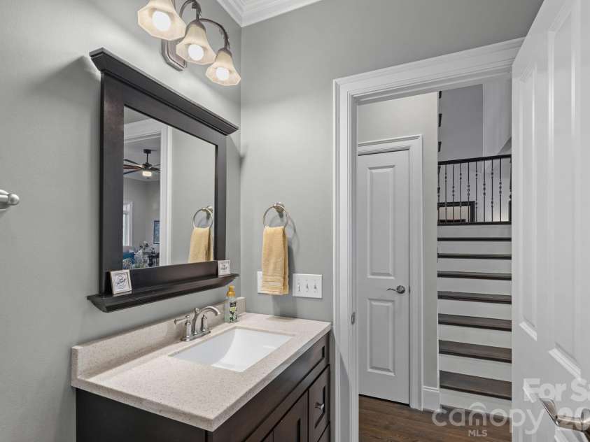 18525 Rollingdale Lane, Davidson, NC 28036.  MLS# CAR4415842, YatesRealty ID 45481. 