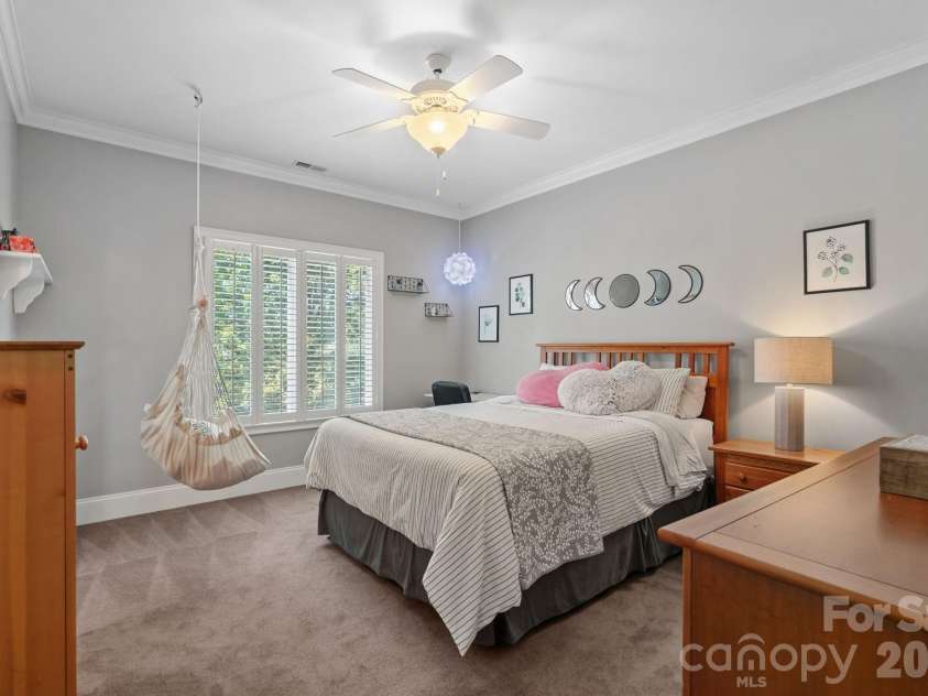18525 Rollingdale Lane, Davidson, NC 28036.  MLS# CAR4415842, YatesRealty ID 45481. 