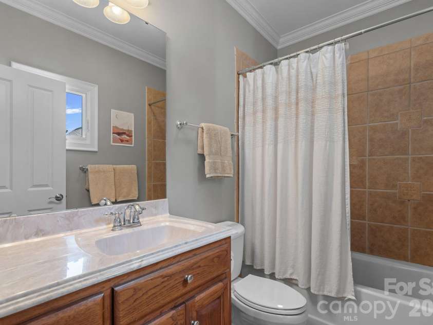 18525 Rollingdale Lane, Davidson, NC 28036.  MLS# CAR4415842, YatesRealty ID 45481. 