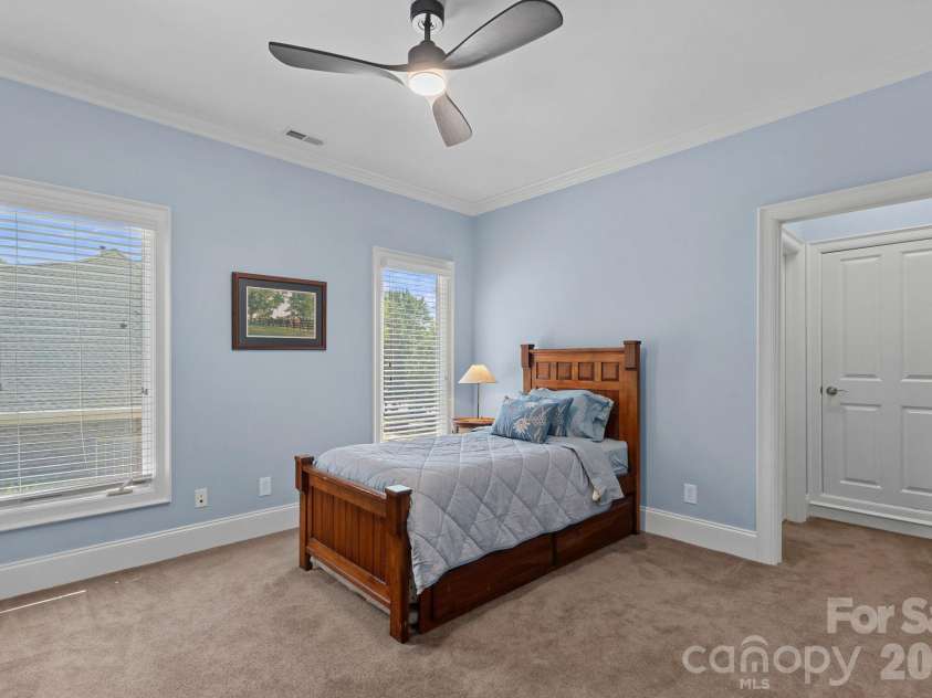 18525 Rollingdale Lane, Davidson, NC 28036.  MLS# CAR4415842, YatesRealty ID 45481. 