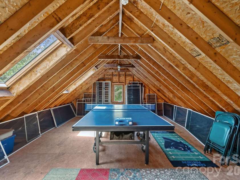18525 Rollingdale Lane, Davidson, NC 28036.  MLS# CAR4415842, YatesRealty ID 45481. 