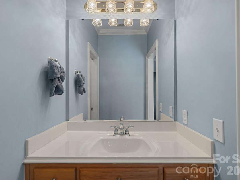 18525 Rollingdale Lane, Davidson, NC 28036.  MLS# CAR4415842, YatesRealty ID 45481. 