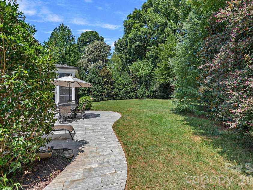 18525 Rollingdale Lane, Davidson, NC 28036.  MLS# CAR4415842, YatesRealty ID 45481. 