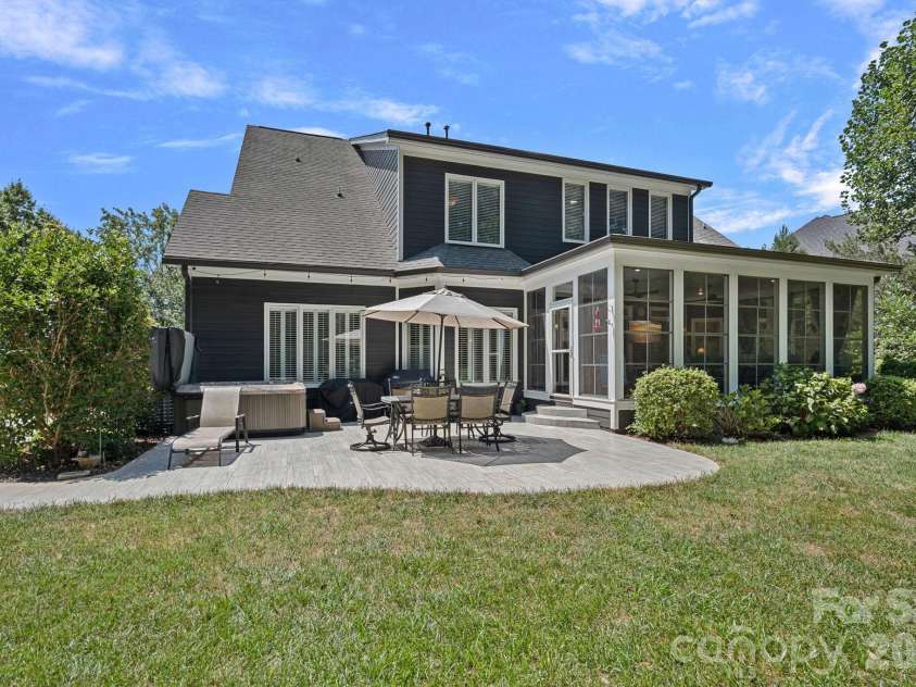 18525 Rollingdale Lane, Davidson, NC 28036.  MLS# CAR4415842, YatesRealty ID 45481. 