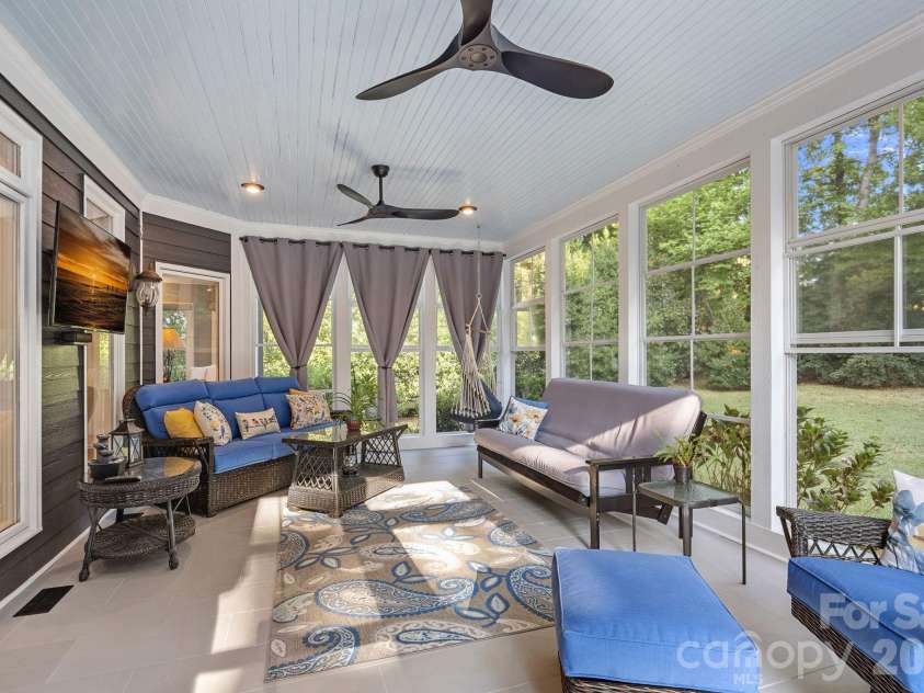18525 Rollingdale Lane, Davidson, NC 28036.  MLS# CAR4415842, YatesRealty ID 45481. 