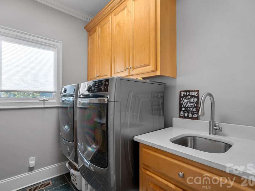 18525 Rollingdale Lane, Davidson, NC 28036.  MLS# CAR4415842, YatesRealty ID 45481. 