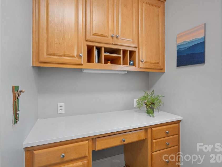18525 Rollingdale Lane, Davidson, NC 28036.  MLS# CAR4415842, YatesRealty ID 45481. 