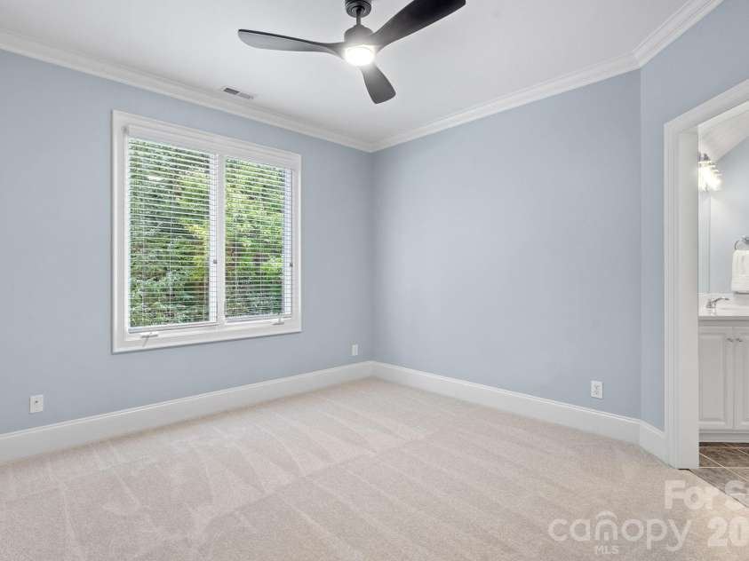 18525 Rollingdale Lane, Davidson, NC 28036.  MLS# CAR4415842, YatesRealty ID 45481. 