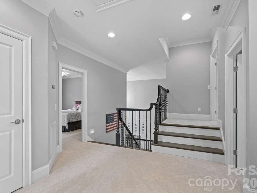18525 Rollingdale Lane, Davidson, NC 28036.  MLS# CAR4415842, YatesRealty ID 45481. 
