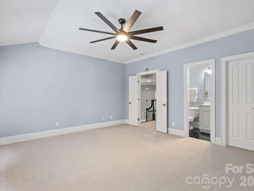 18525 Rollingdale Lane, Davidson, NC 28036.  MLS# CAR4415842, YatesRealty ID 45481. 