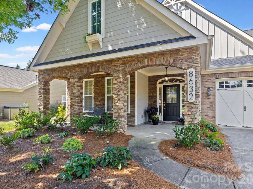8632 Sequoia Grove Lane, Charlotte, NC 28214.  MLS# CAR4415555, YatesRealty ID 45482. 