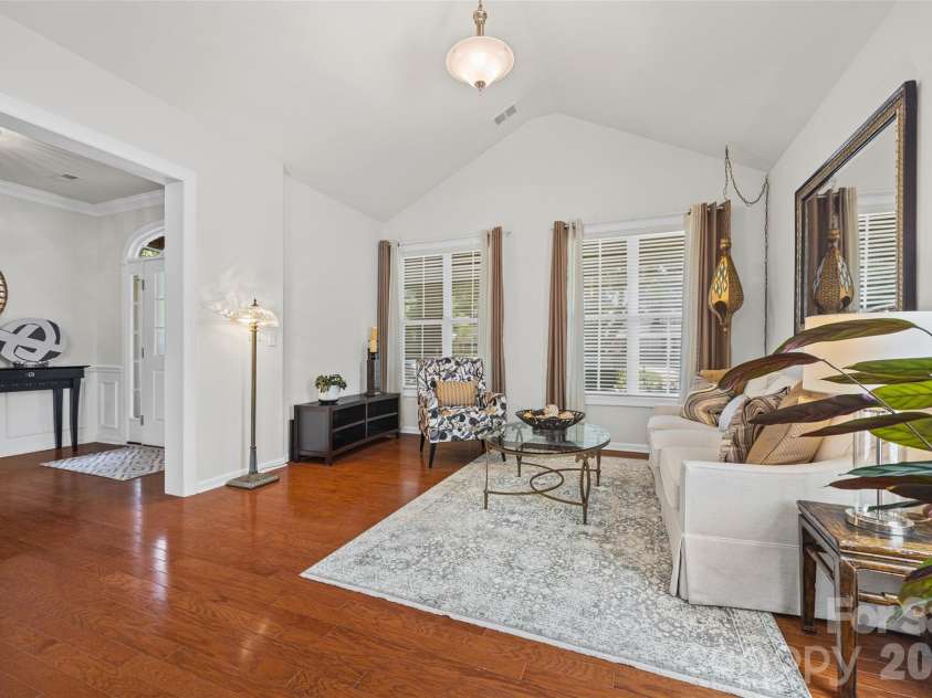 8632 Sequoia Grove Lane, Charlotte, NC 28214.  MLS# CAR4415555, YatesRealty ID 45482. 