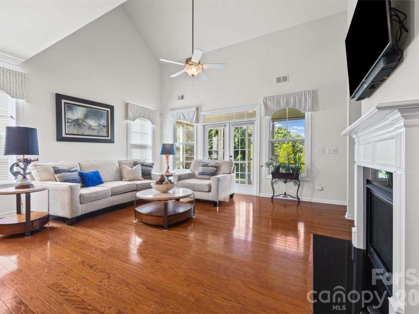 8632 Sequoia Grove Lane, Charlotte, NC 28214.  MLS# CAR4415555, YatesRealty ID 45482. 