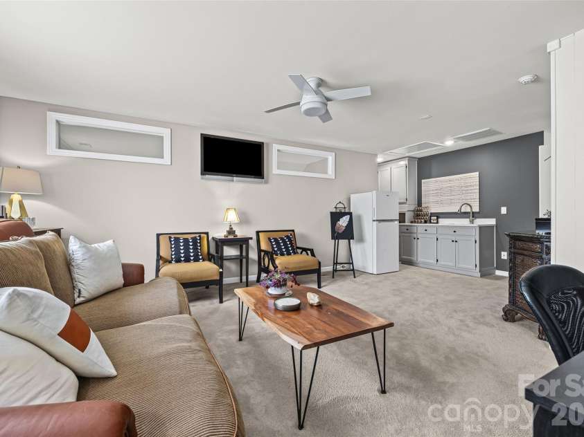 8632 Sequoia Grove Lane, Charlotte, NC 28214.  MLS# CAR4415555, YatesRealty ID 45482. 