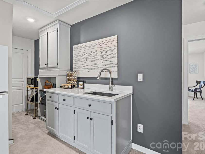 8632 Sequoia Grove Lane, Charlotte, NC 28214.  MLS# CAR4415555, YatesRealty ID 45482. 