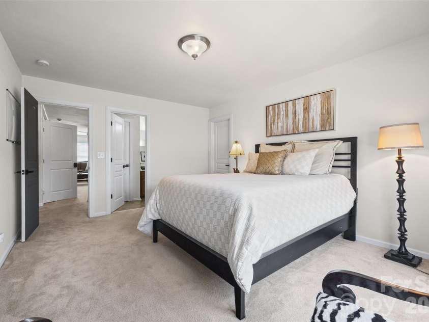 8632 Sequoia Grove Lane, Charlotte, NC 28214.  MLS# CAR4415555, YatesRealty ID 45482. 