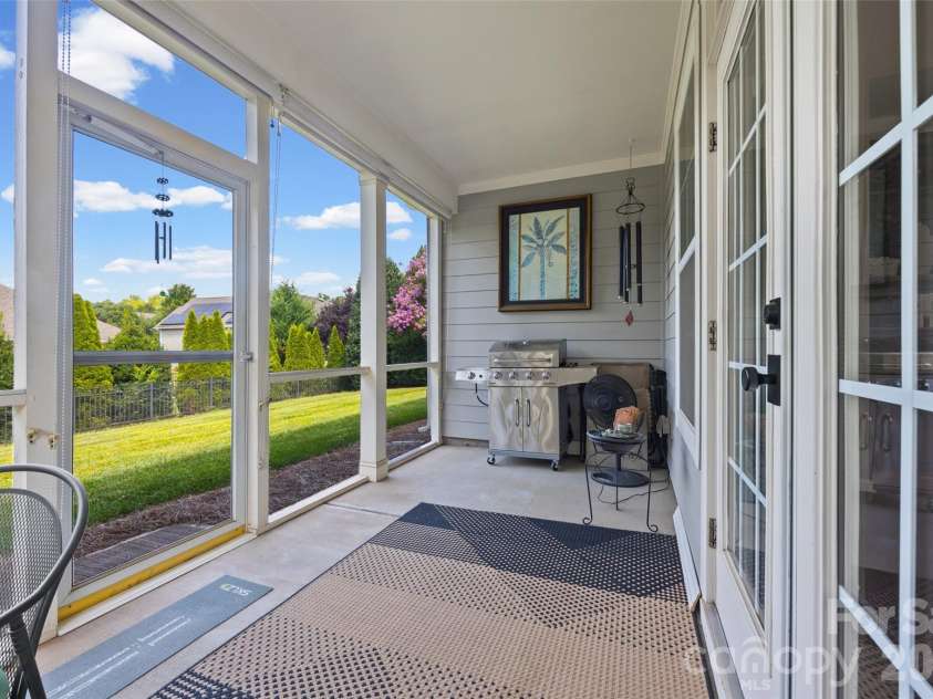 8632 Sequoia Grove Lane, Charlotte, NC 28214.  MLS# CAR4415555, YatesRealty ID 45482. 