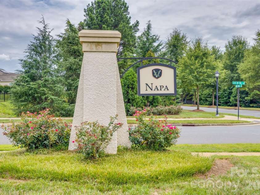8632 Sequoia Grove Lane, Charlotte, NC 28214.  MLS# CAR4415555, YatesRealty ID 45482. 
