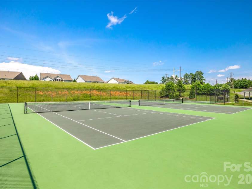 8632 Sequoia Grove Lane, Charlotte, NC 28214.  MLS# CAR4415555, YatesRealty ID 45482. 
