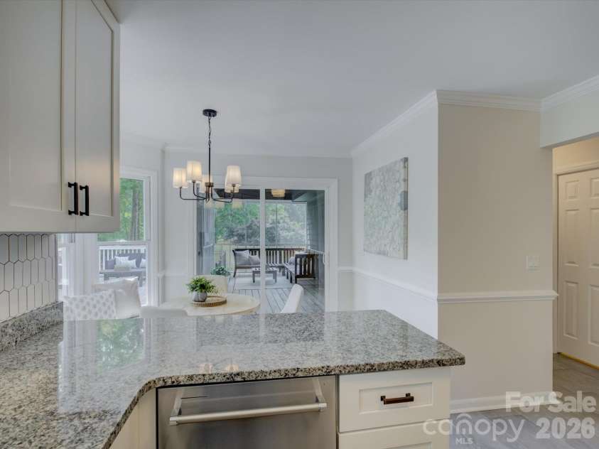 13736 Strathaven Drive, Matthews, NC 28105.  MLS# CAR4414593, YatesRealty ID 45486. 