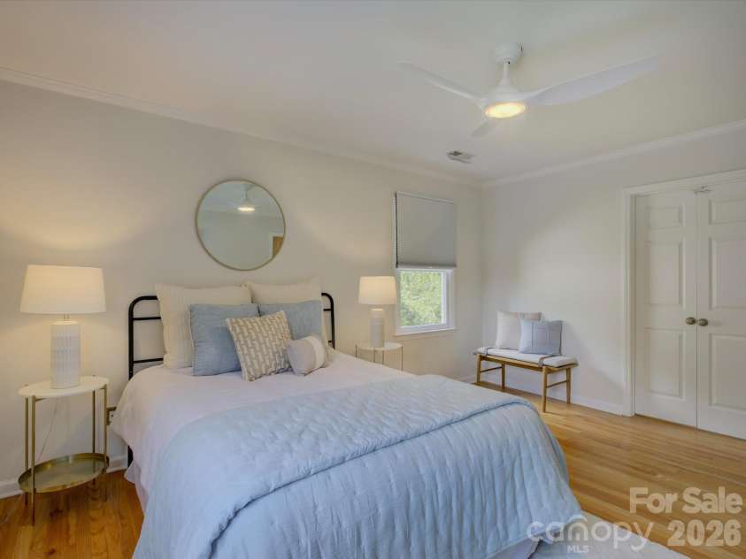 13736 Strathaven Drive, Matthews, NC 28105.  MLS# CAR4414593, YatesRealty ID 45486. 